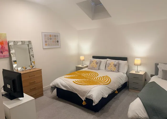 4beds, 2 Bedrooms Contractor,parking شقة