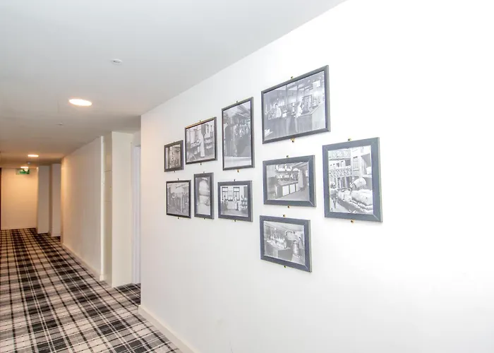 Апартаменты 4beds, 2 Bedrooms Contractor,parking Брадфорд