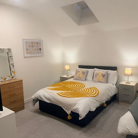 4beds, 2 Bedrooms Contractor,parking Apartmán