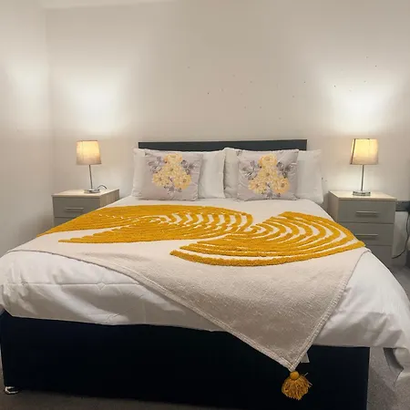 4beds, 2 Bedrooms Contractor,parking Apartmán *